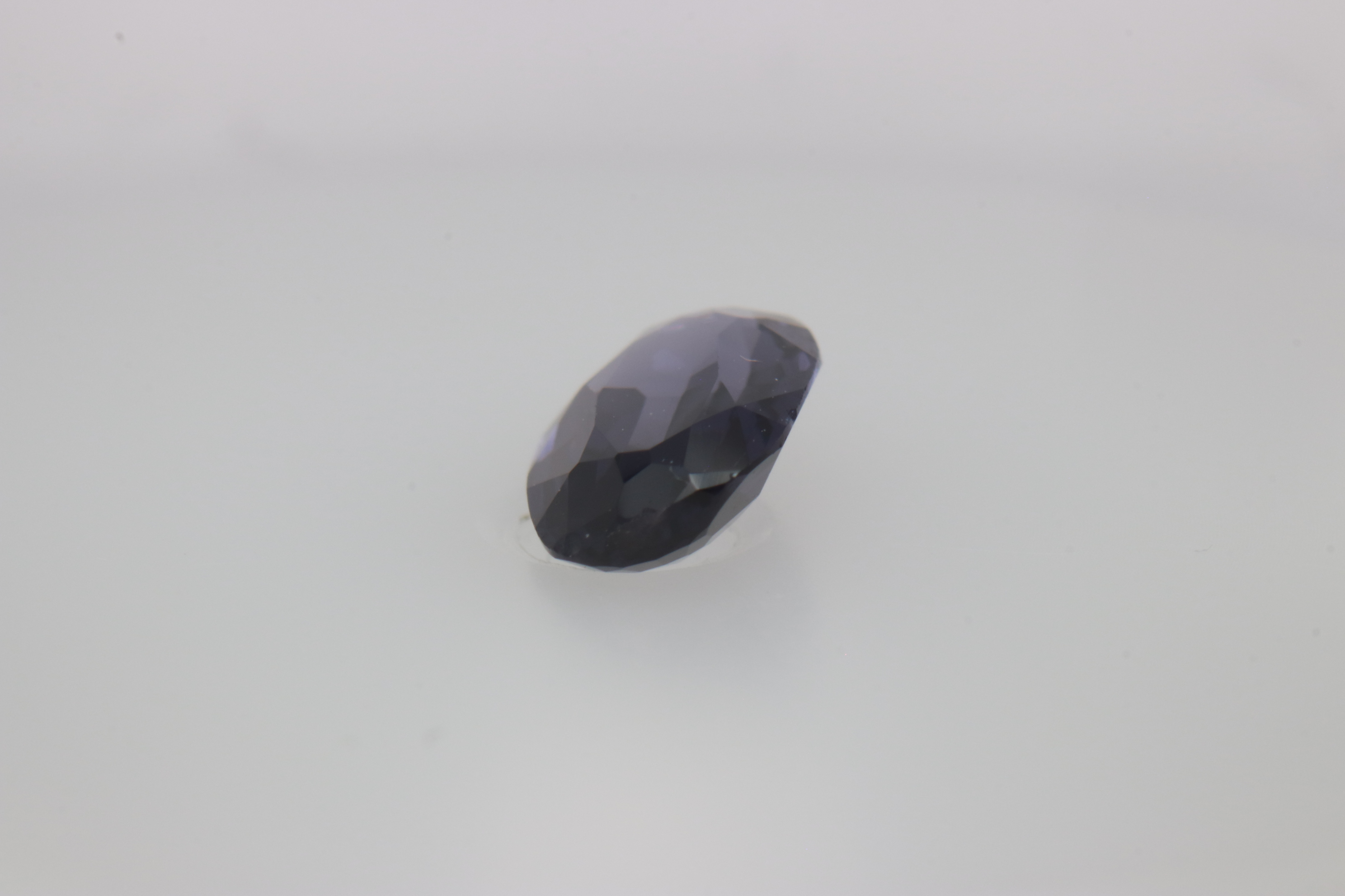 0.9ct Black Spinel VVS Oval Shape (8.1x4.7x2.4 mm) Unheated gemstone from Sri Lanka