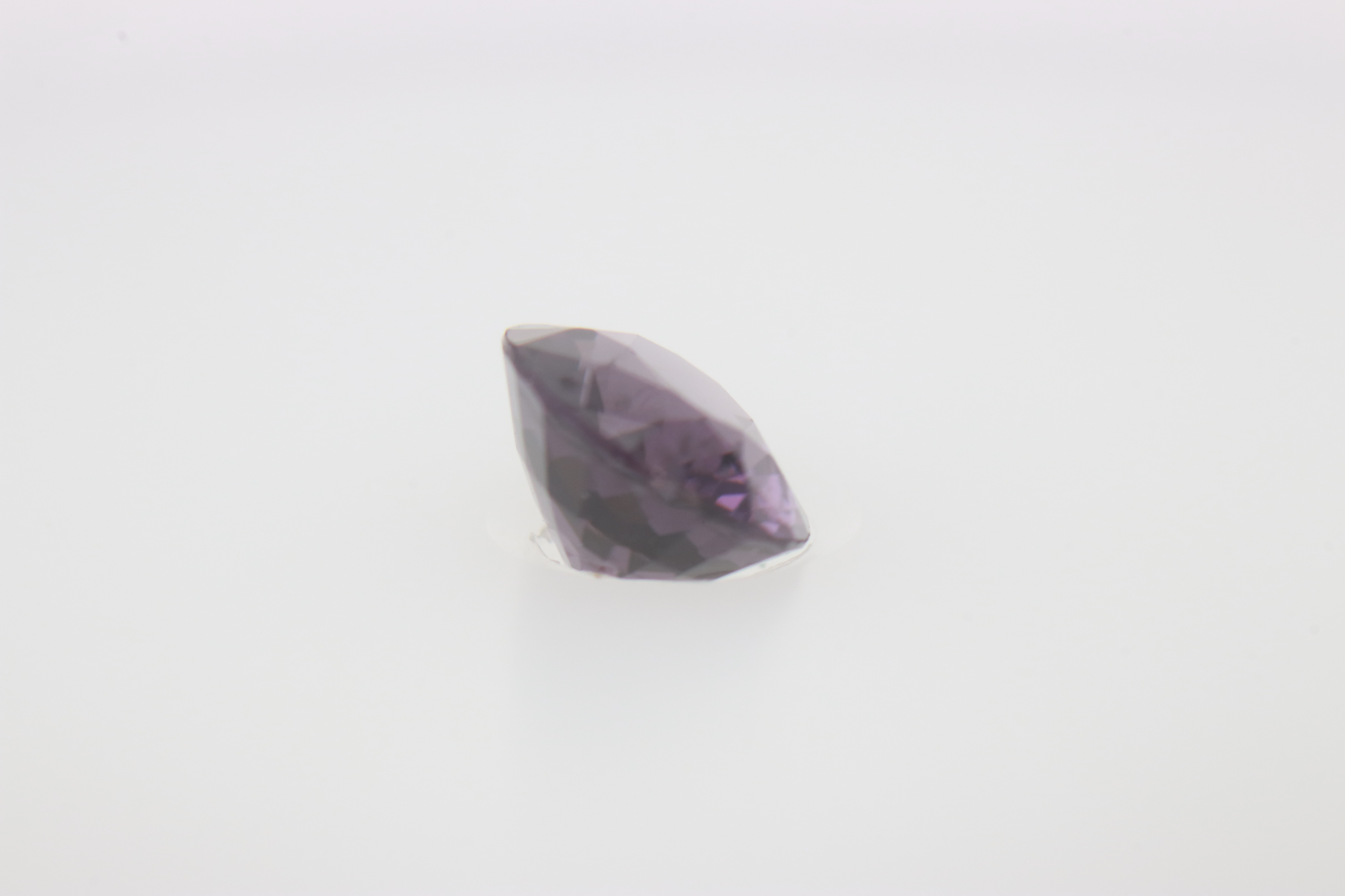 0.5ct Purple Spinel Vs1 Oval Shape (5.5x4.4x2.8 mm) Unheated gemstone from Sri Lanka