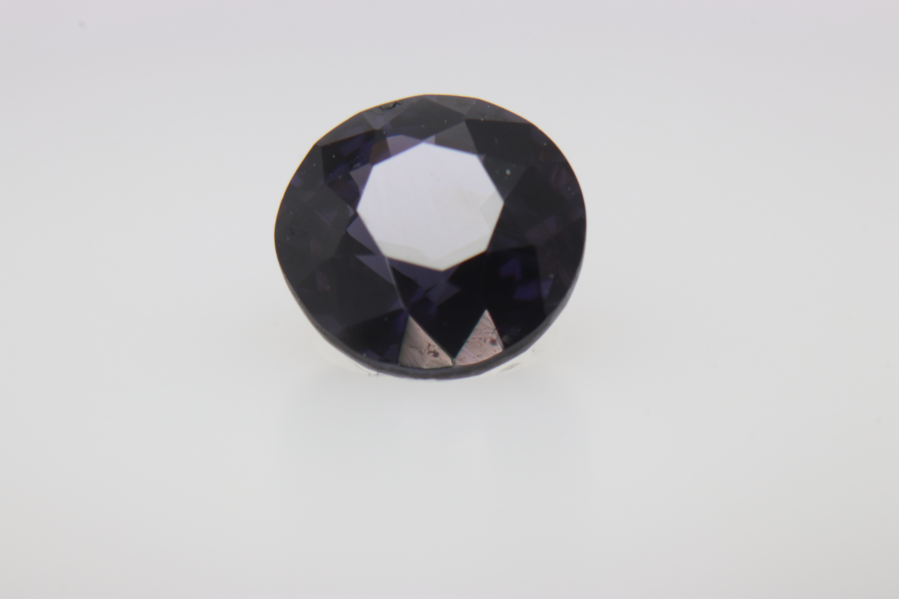 0.8ct Purple Spinel Vs Round Shape (0x5.9x3.6 mm) Unheated gemstone from Sri Lanka