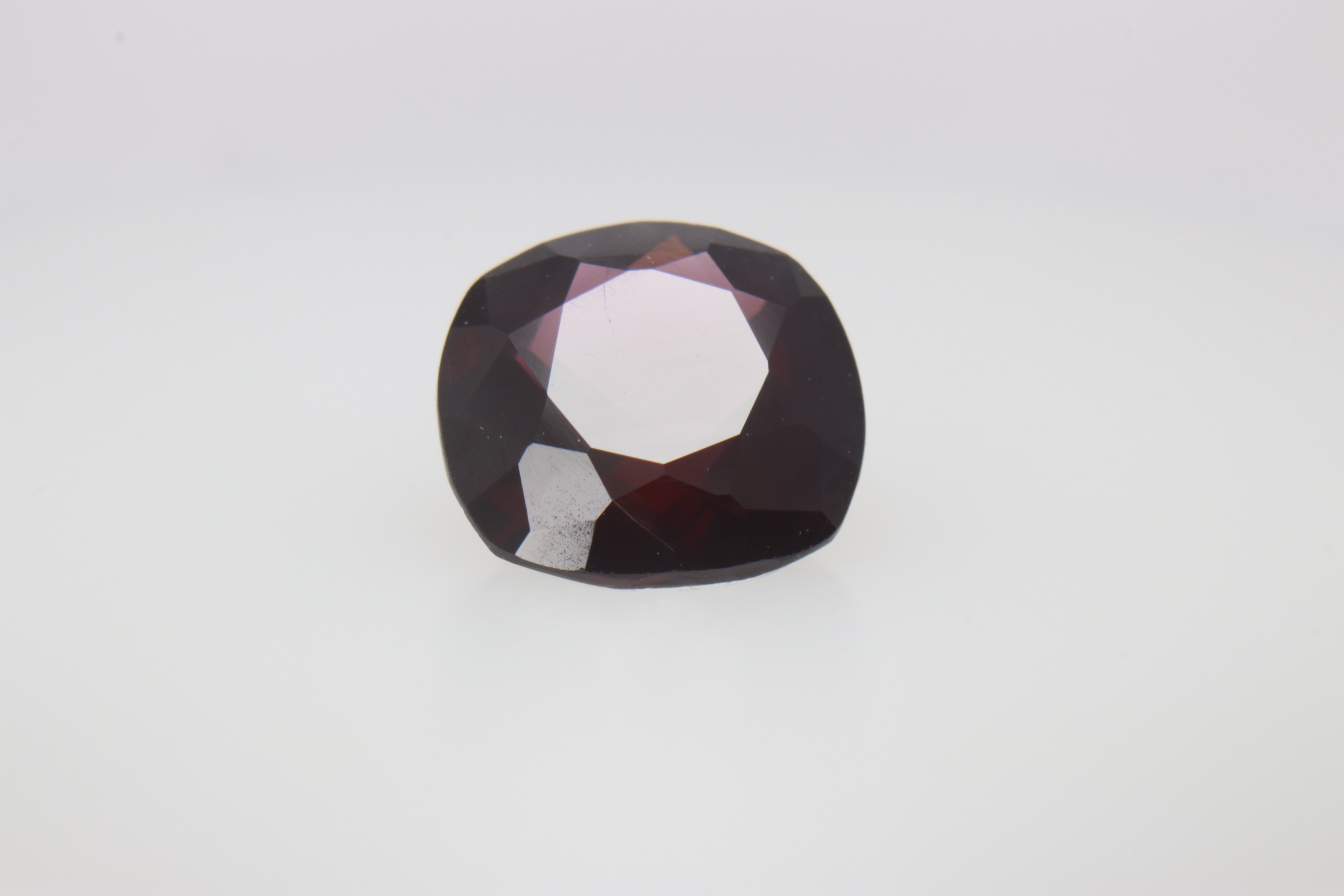 1.1ct Dark Red Spinel VVS1 Princess Shape (6.6x6.5x3.3 mm) Unheated gemstone from Sri Lanka