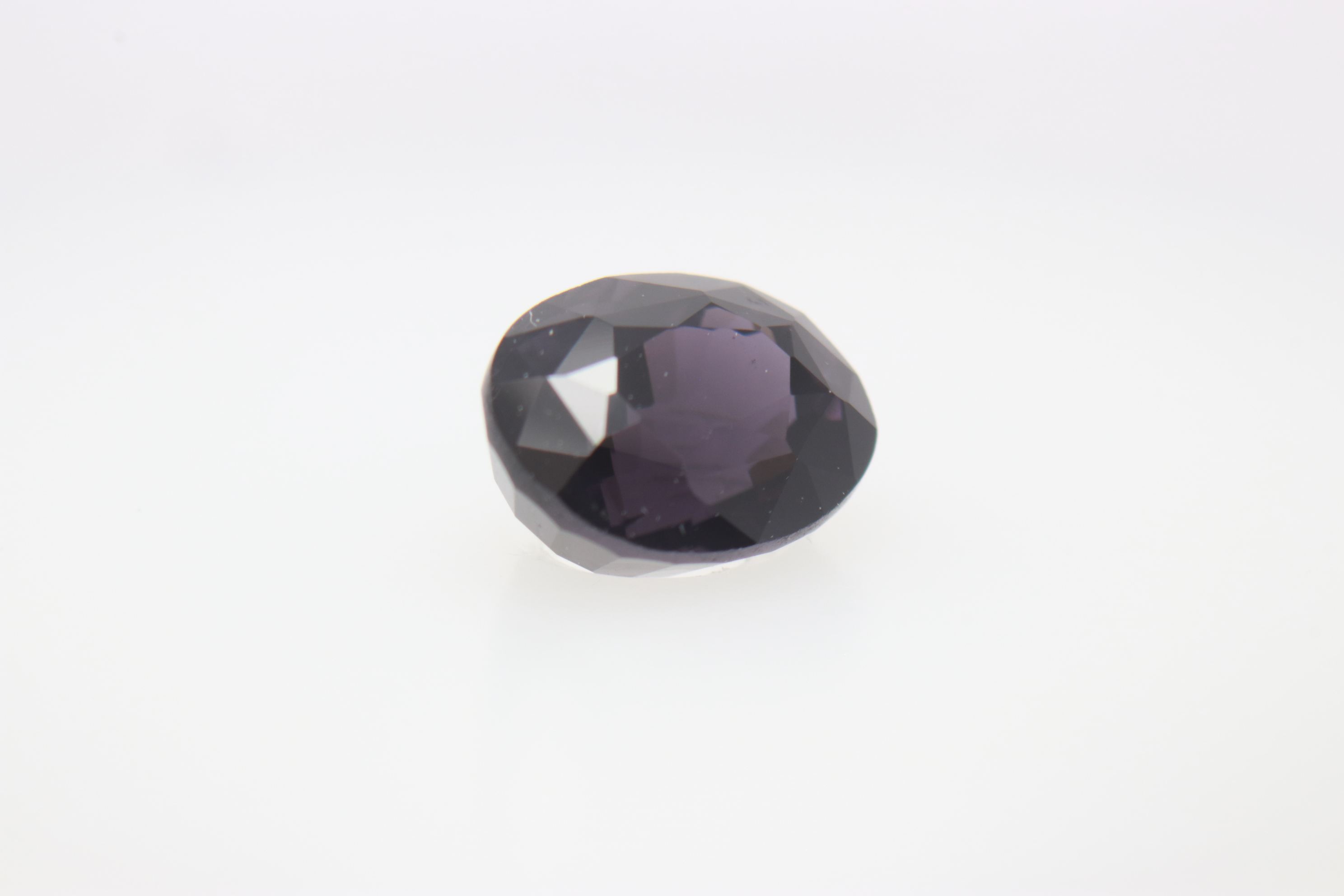 1.2ct Purple Spinel VVS Oval Shape (6.7x5.3x4.6 mm) Unheated gemstone from Sri Lanka