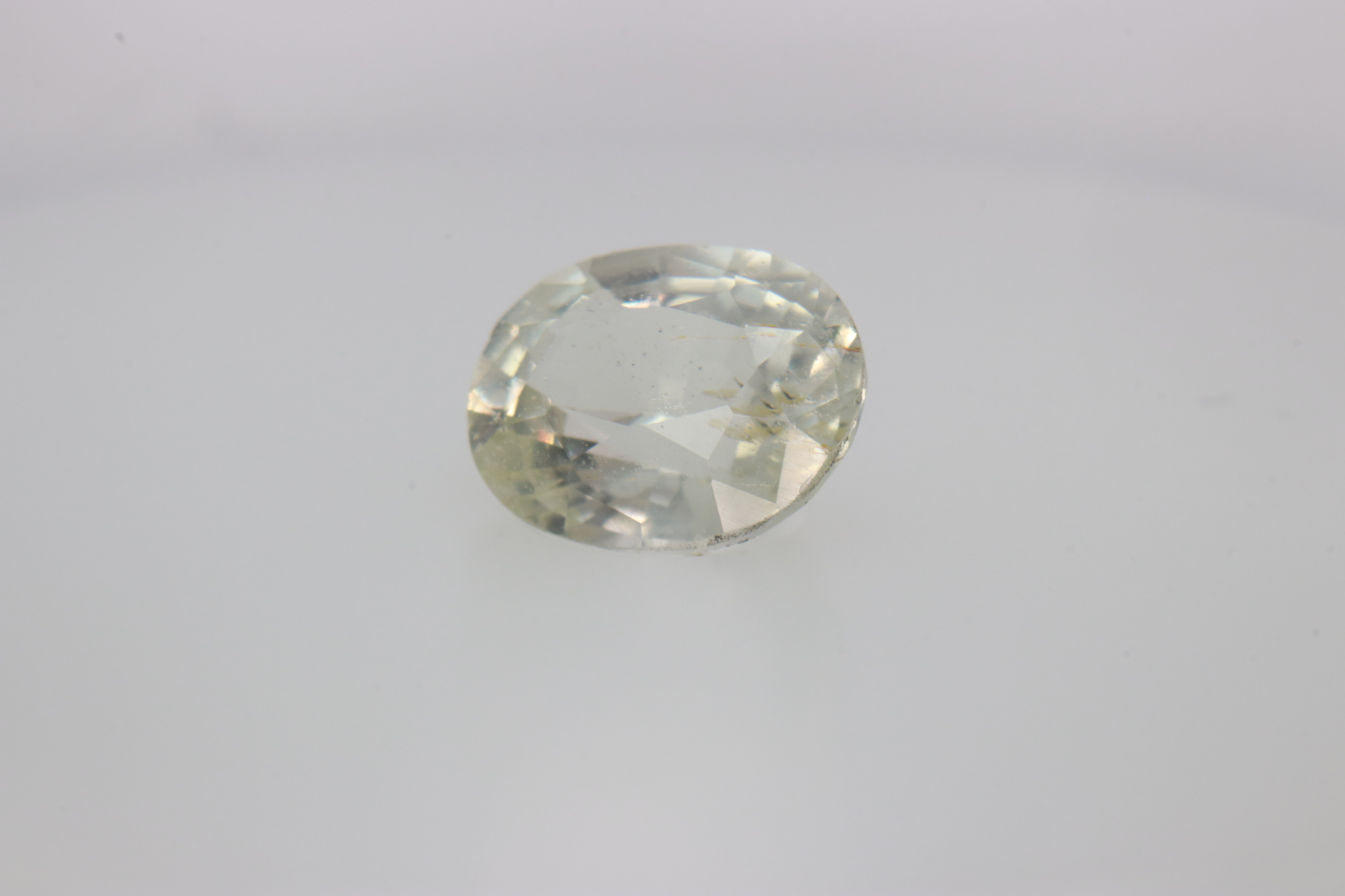 0.85ct Floral White Spinel Vs1 Oval Shape (6.5x5.4x3.5 mm) Unheated gemstone from Sri Lanka