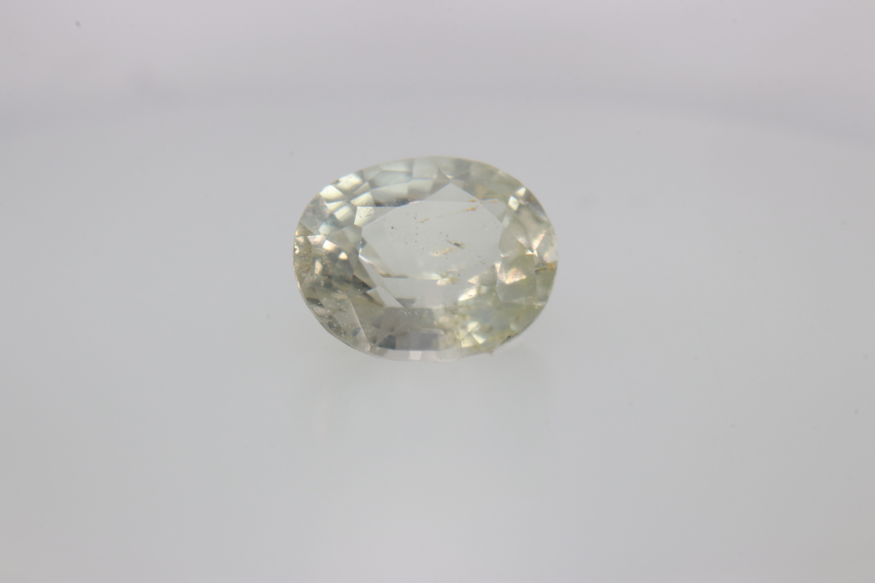 0.85ct Floral White Spinel Vs1 Oval Shape (6.5x5.4x3.5 mm) Unheated gemstone from Sri Lanka