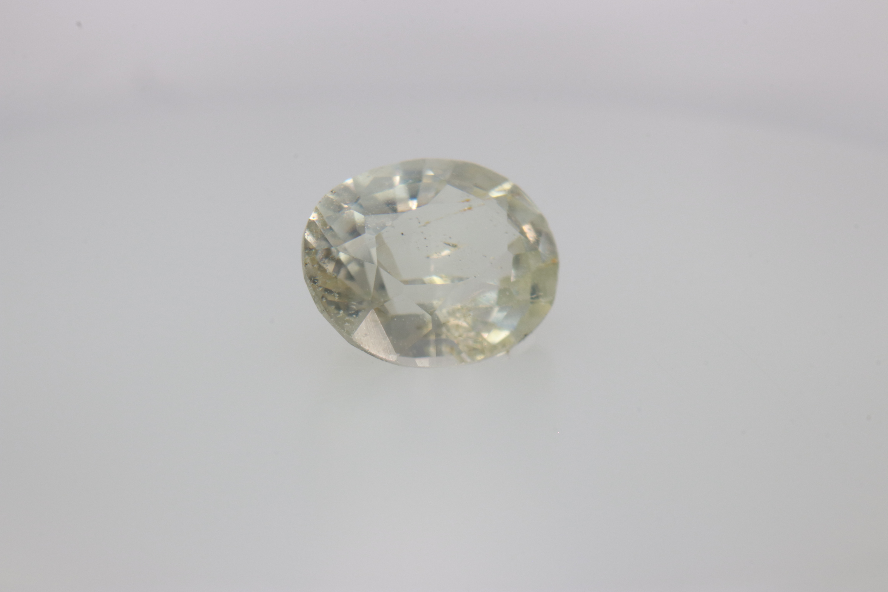 0.85ct Floral White Spinel Vs1 Oval Shape (6.5x5.4x3.5 mm) Unheated gemstone from Sri Lanka