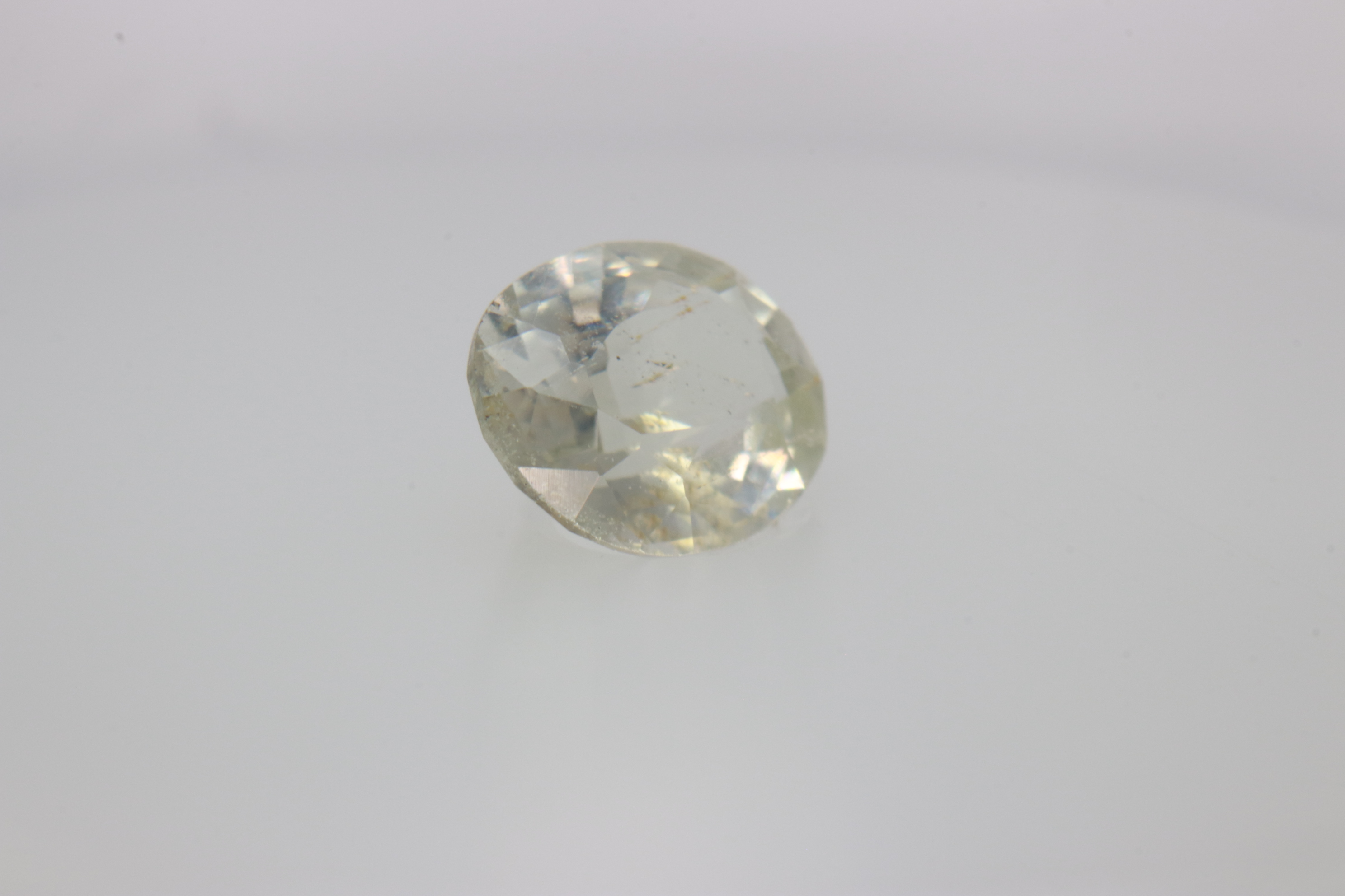 0.85ct Floral White Spinel Vs1 Oval Shape (6.5x5.4x3.5 mm) Unheated gemstone from Sri Lanka