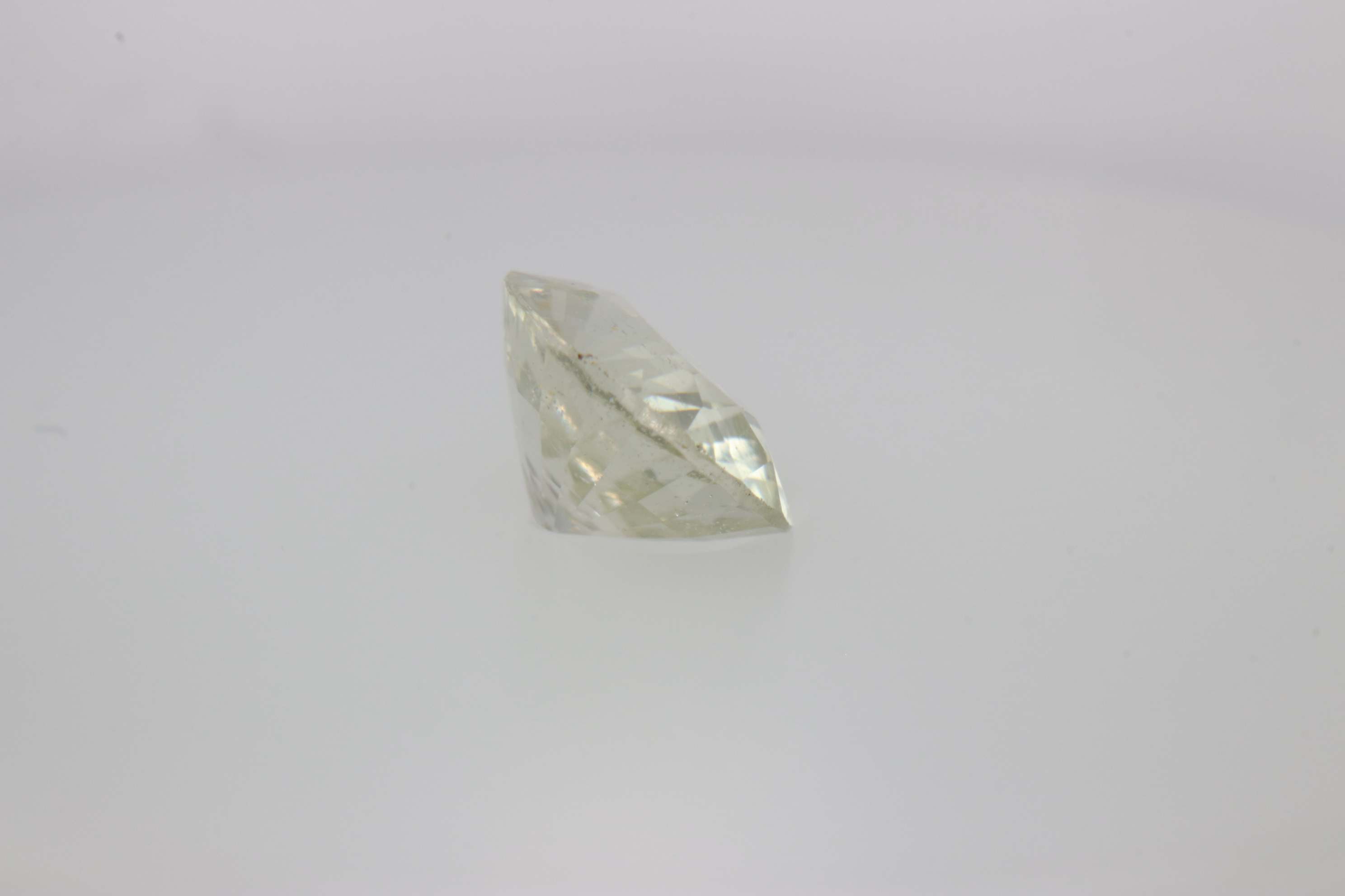 0.85ct Floral White Spinel Vs1 Oval Shape (6.5x5.4x3.5 mm) Unheated gemstone from Sri Lanka