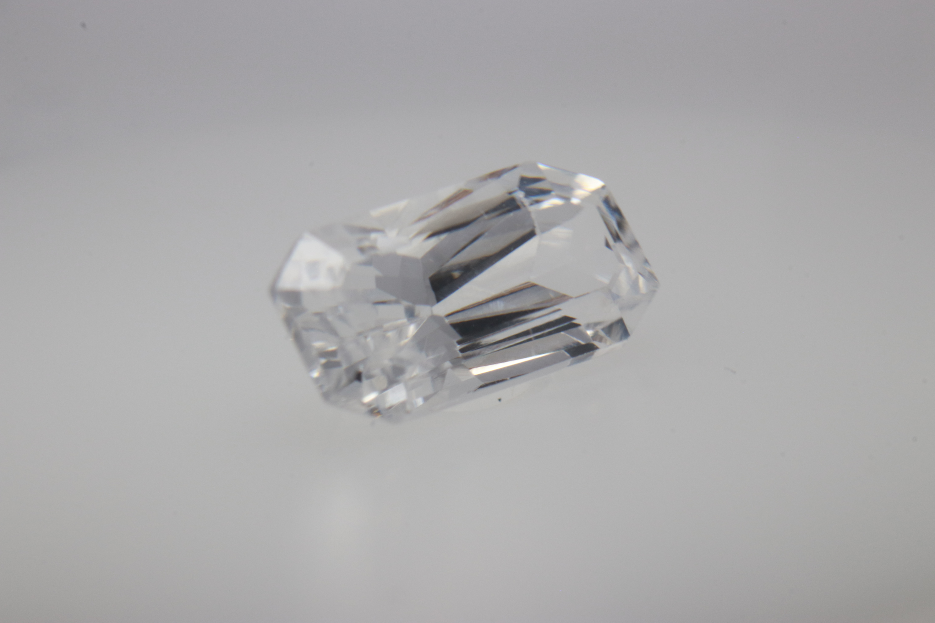 1.8ct White Sapphire VVS Emerald Shape (9.3x4.5x4 mm) Unheated gemstone from Sri Lanka