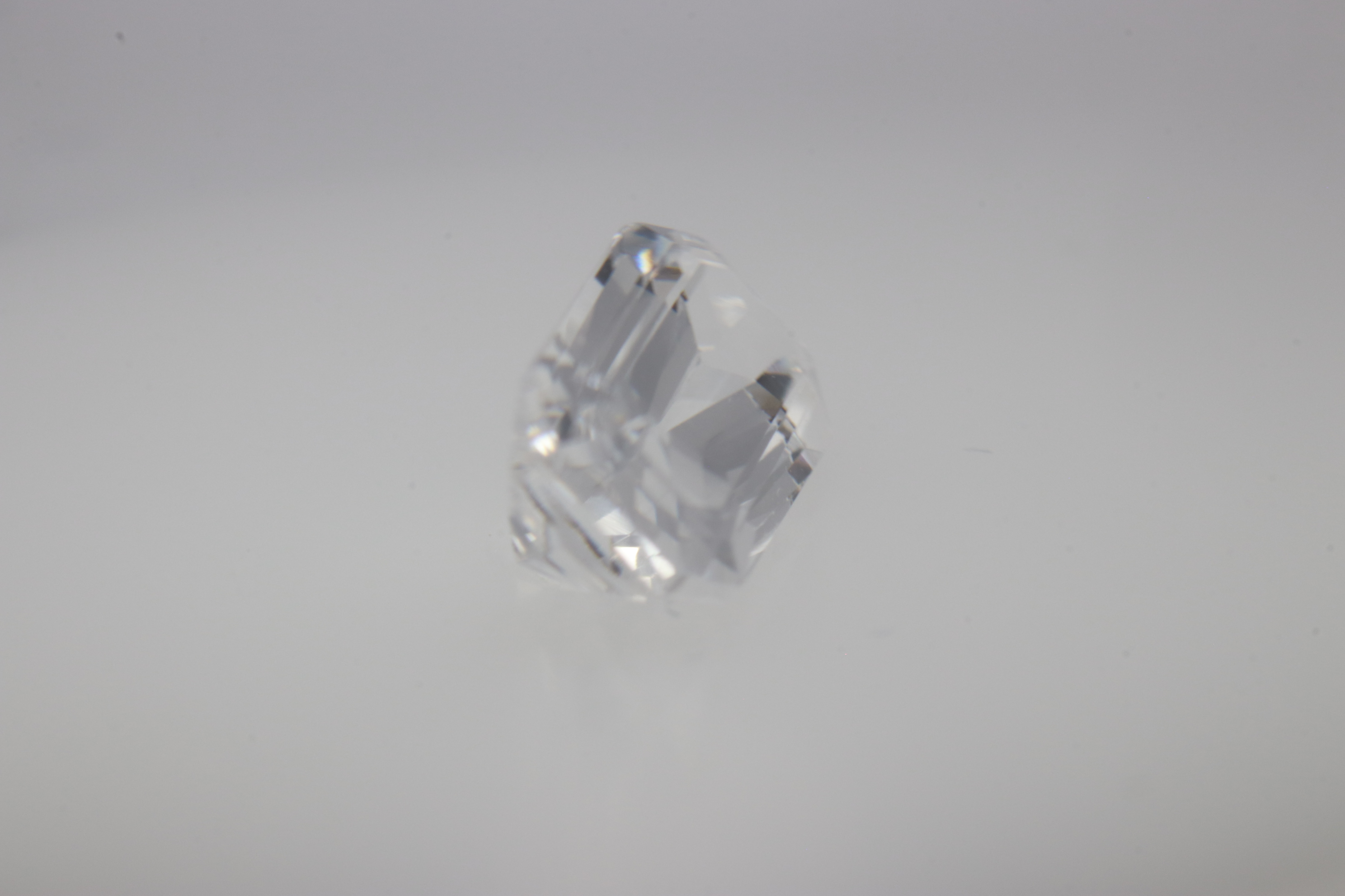 1.8ct White Sapphire VVS Emerald Shape (9.3x4.5x4 mm) Unheated gemstone from Sri Lanka