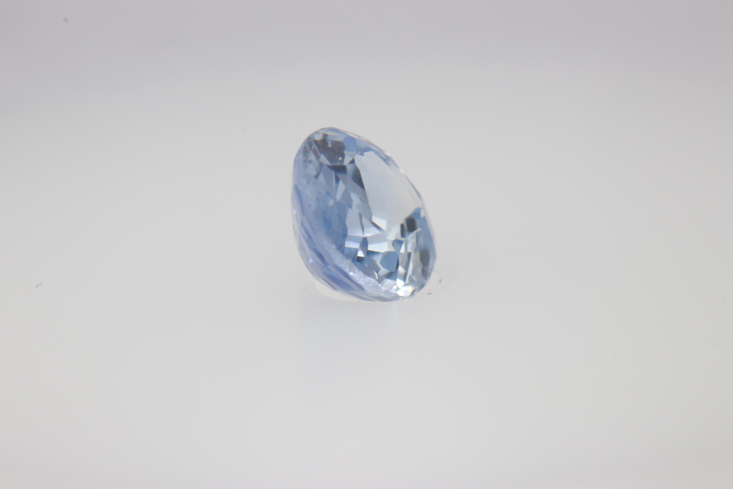 0.9ct Alice Blue Sapphire VVS Oval Shape (6.1x5.2x3.2 mm) Unheated gemstone from Sri Lanka