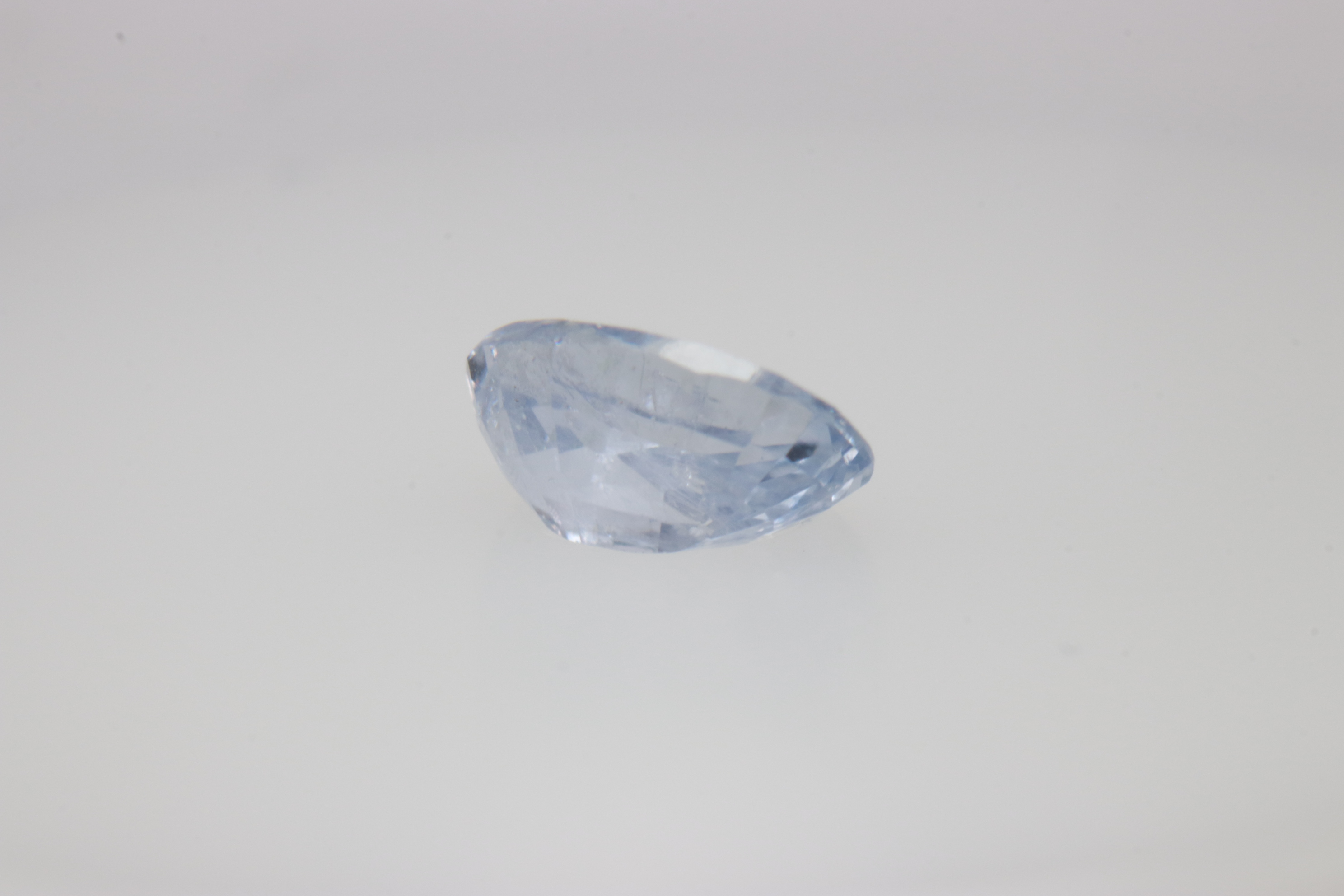 0.8ct Alice Blue Sapphire VVS Oval Shape (5.8x4.3x3 mm) Unheated gemstone from Sri Lanka