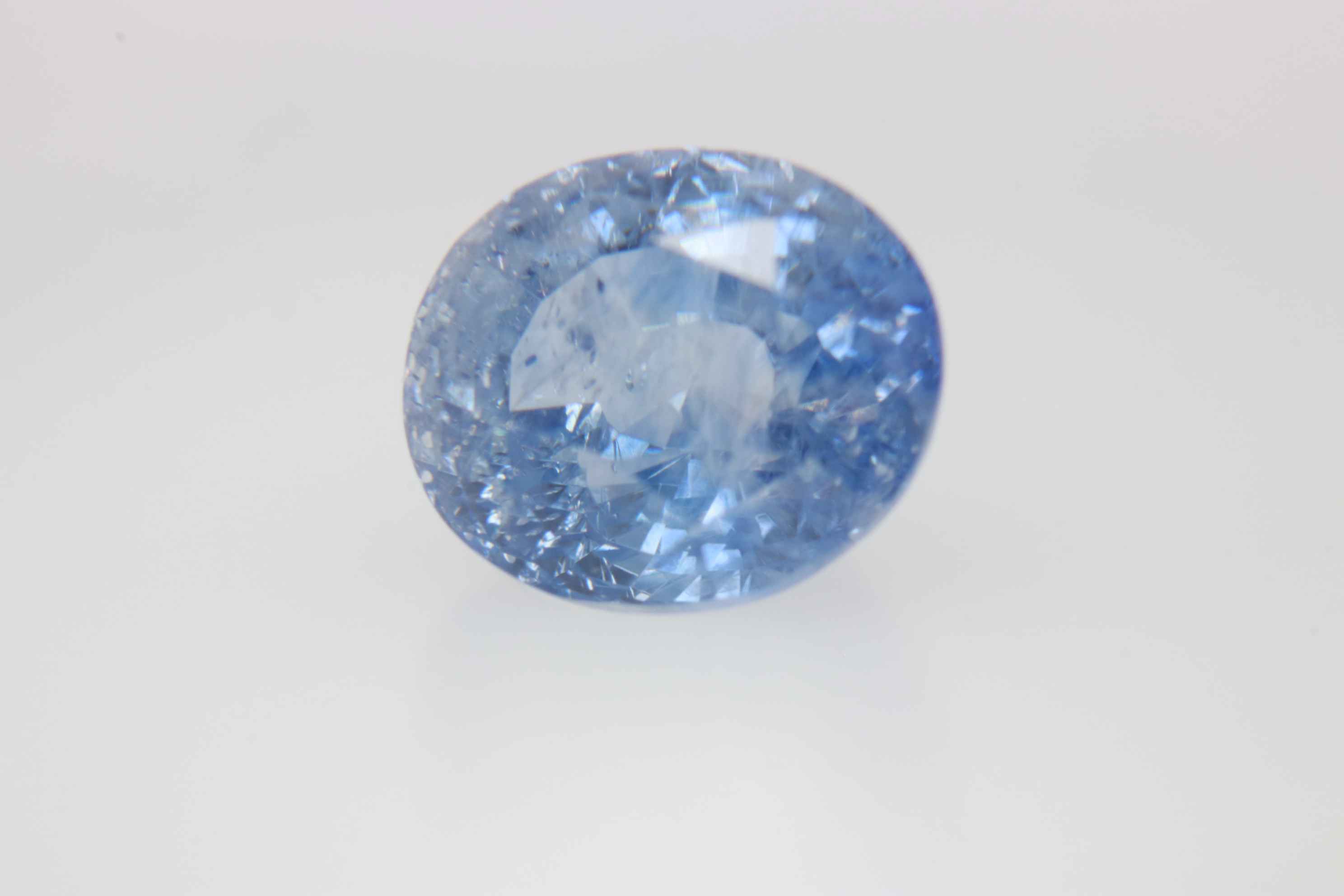 3.0ct Cornflower Blue Sapphire VSI Oval Shape (8.5x7.5x5.6 mm) Unheated gemstone from Sri Lanka