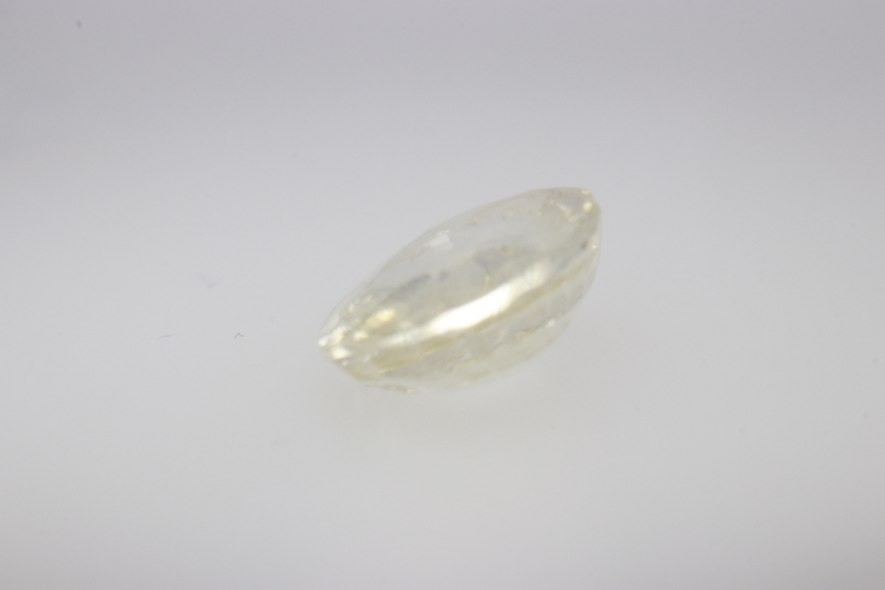 1.8ct Light Goldenrod Yellow Sapphire Vs1 Oval Shape (8.1x6.5x3.3 mm) Unheated gemstone from Sri Lanka