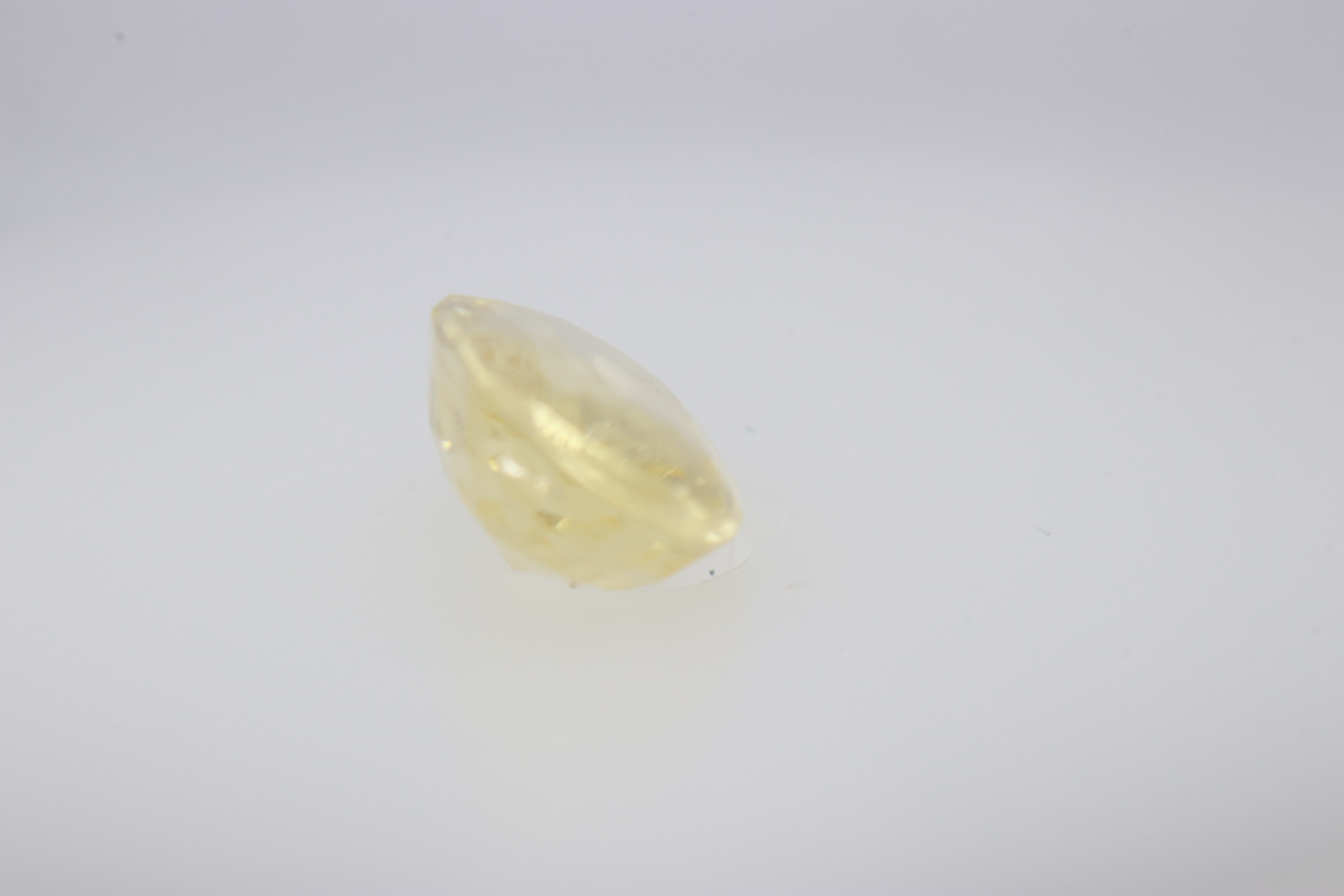 1.4ct Yellow Sapphire VVS1 Oval Shape (3.4x7.5x5.1 mm) Unheated gemstone from Sri Lanka