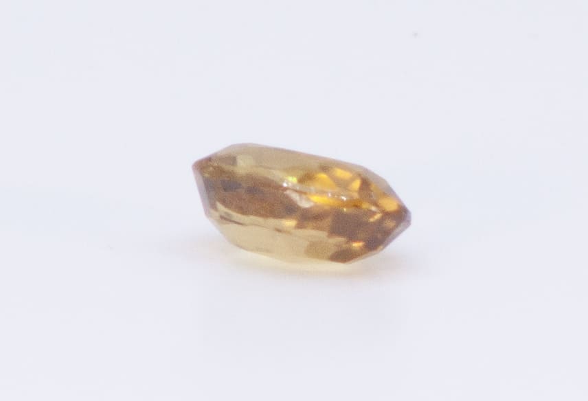 1.2ct Honey Garnet VVS Oval Shape (8.7x6.3x4 mm) Unheated gemstone from Sri Lanka