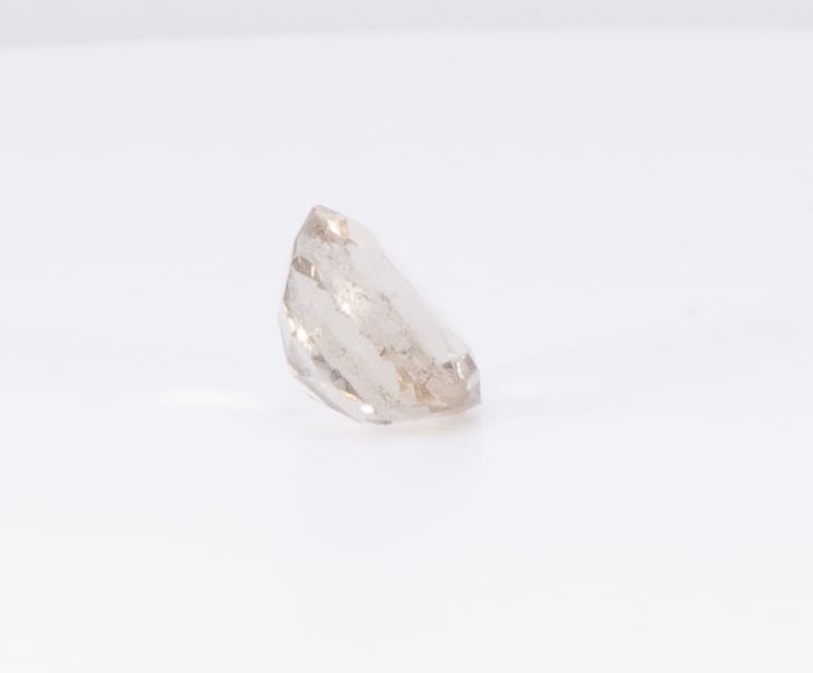3.7ct White - Off Spinel VVS Round Shape (9.3x0x5.8 mm) Unheated gemstone from Sri Lanka