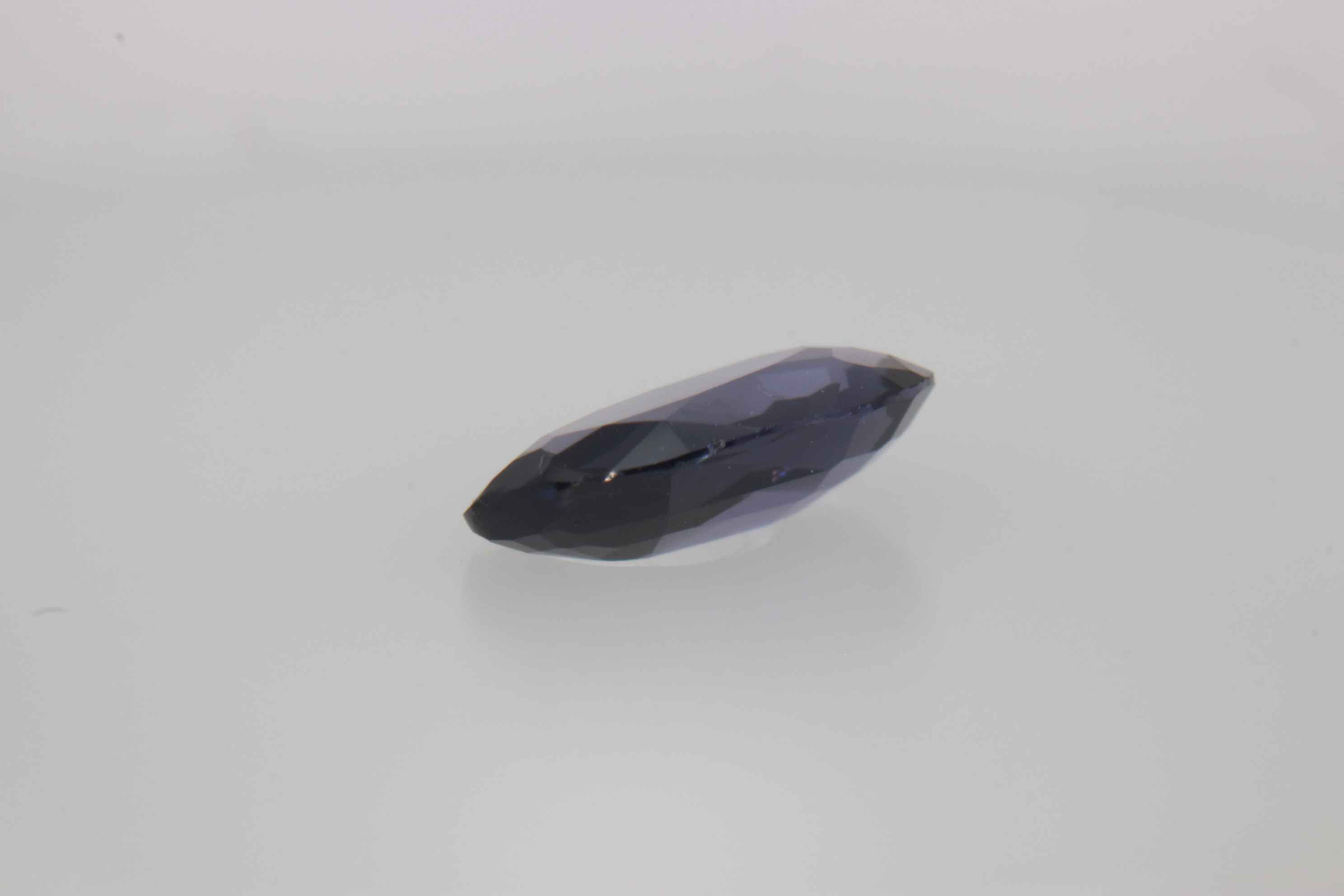 0.9ct Black Spinel VVS Oval Shape (8.1x4.7x2.4 mm) Unheated gemstone from Sri Lanka