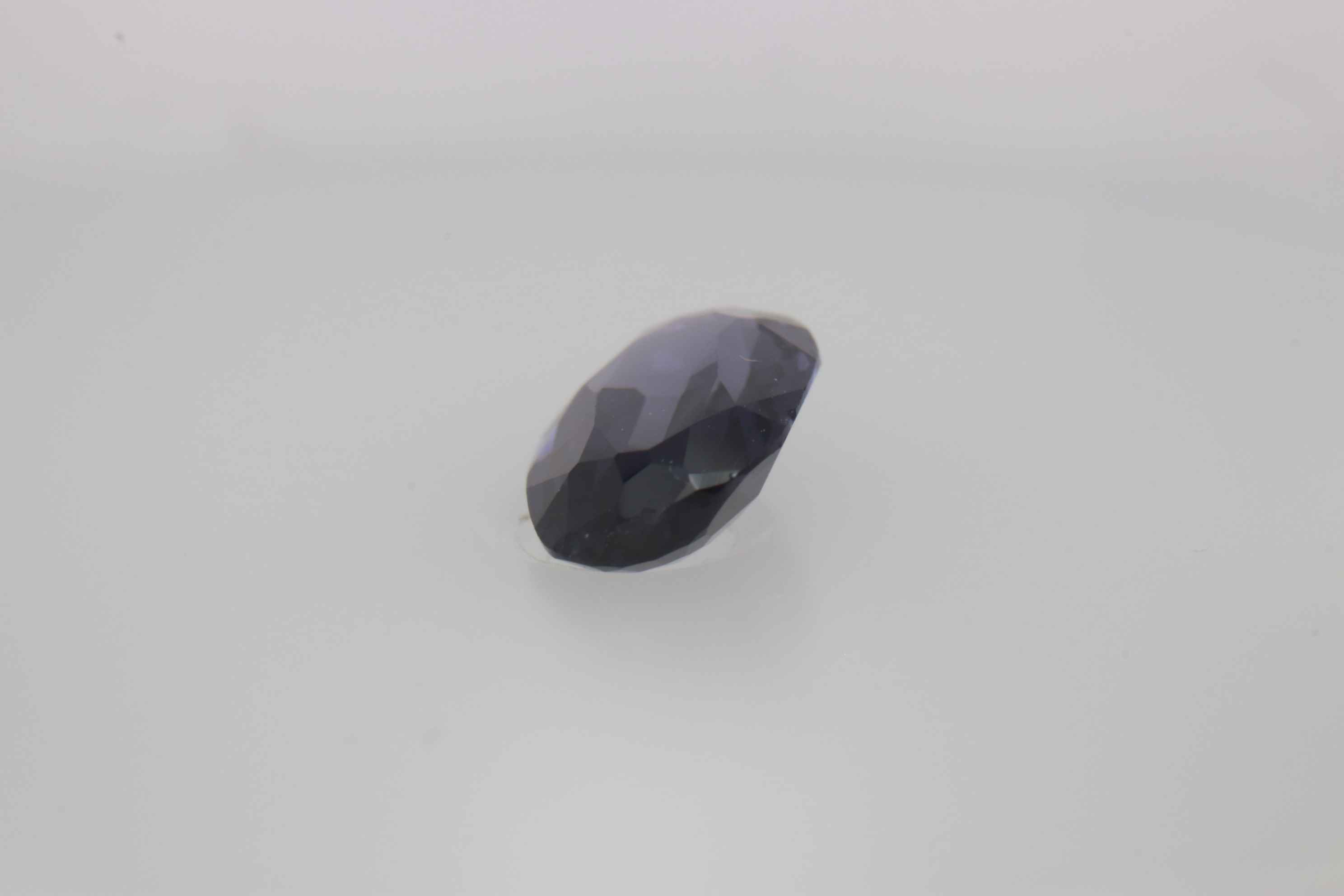 0.9ct Black Spinel VVS Oval Shape (8.1x4.7x2.4 mm) Unheated gemstone from Sri Lanka