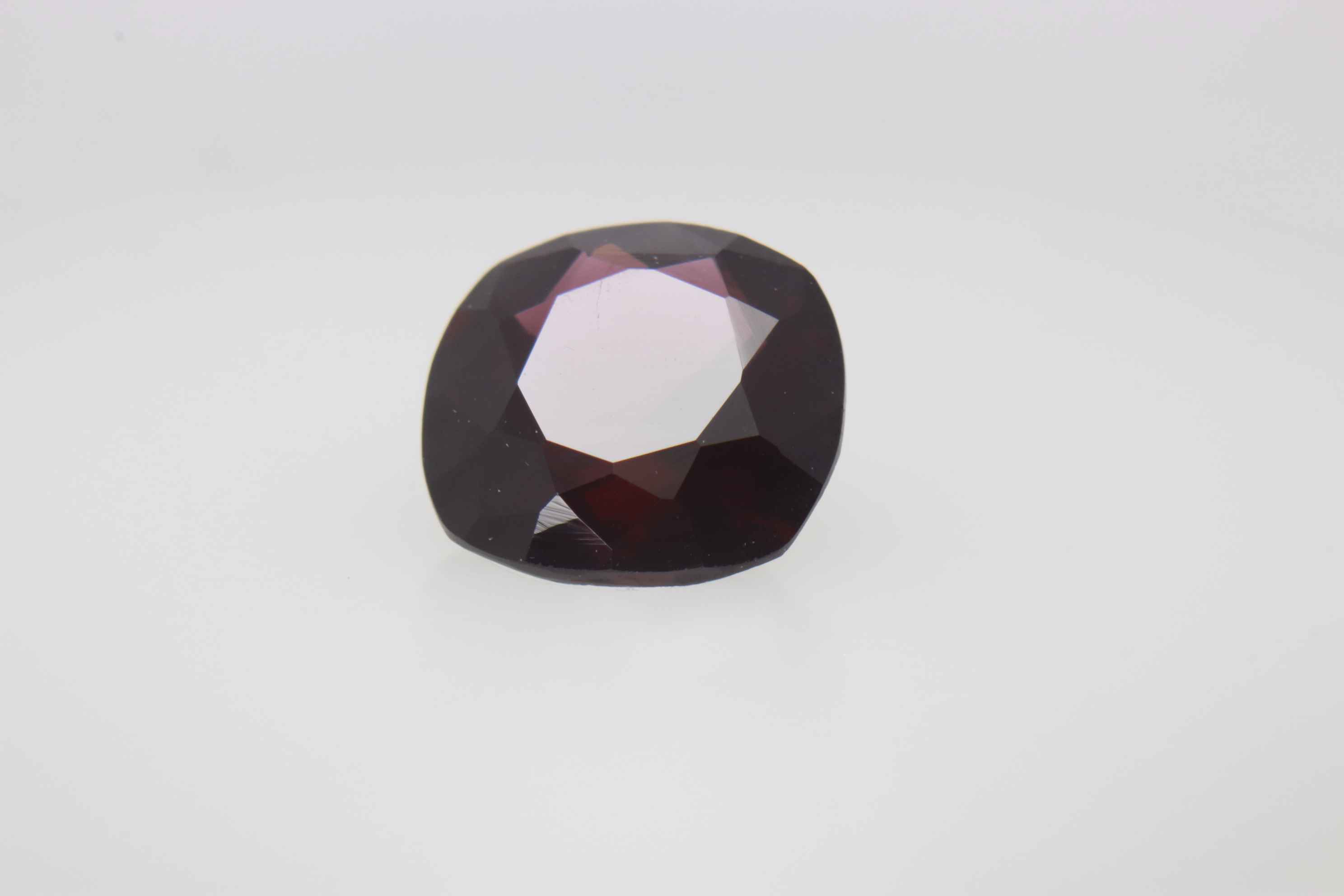 1.1ct Dark Red Spinel VVS1 Princess Shape (6.6x6.5x3.3 mm) Unheated gemstone from Sri Lanka
