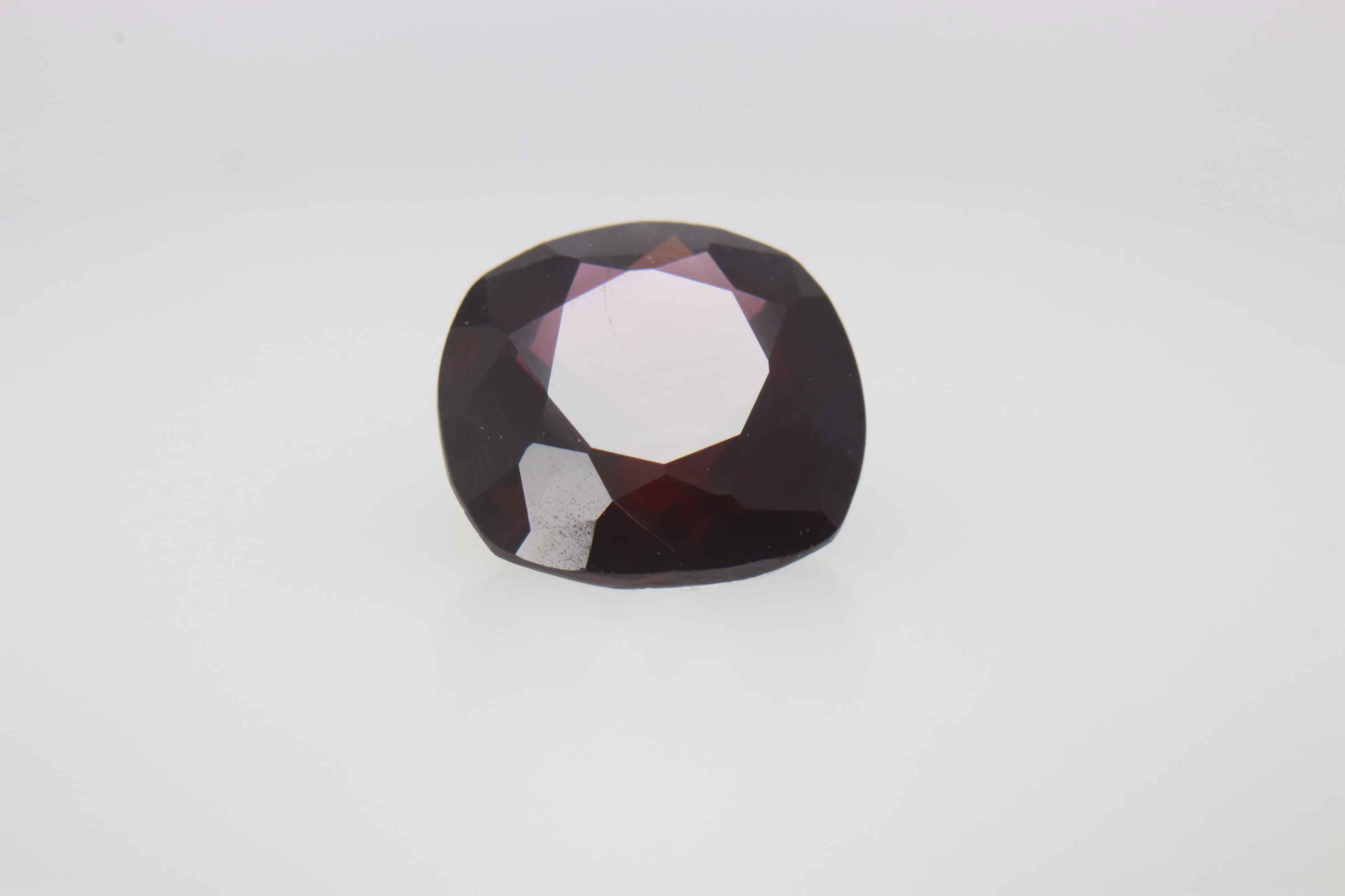 1.1ct Dark Red Spinel VVS1 Princess Shape (6.6x6.5x3.3 mm) Unheated gemstone from Sri Lanka