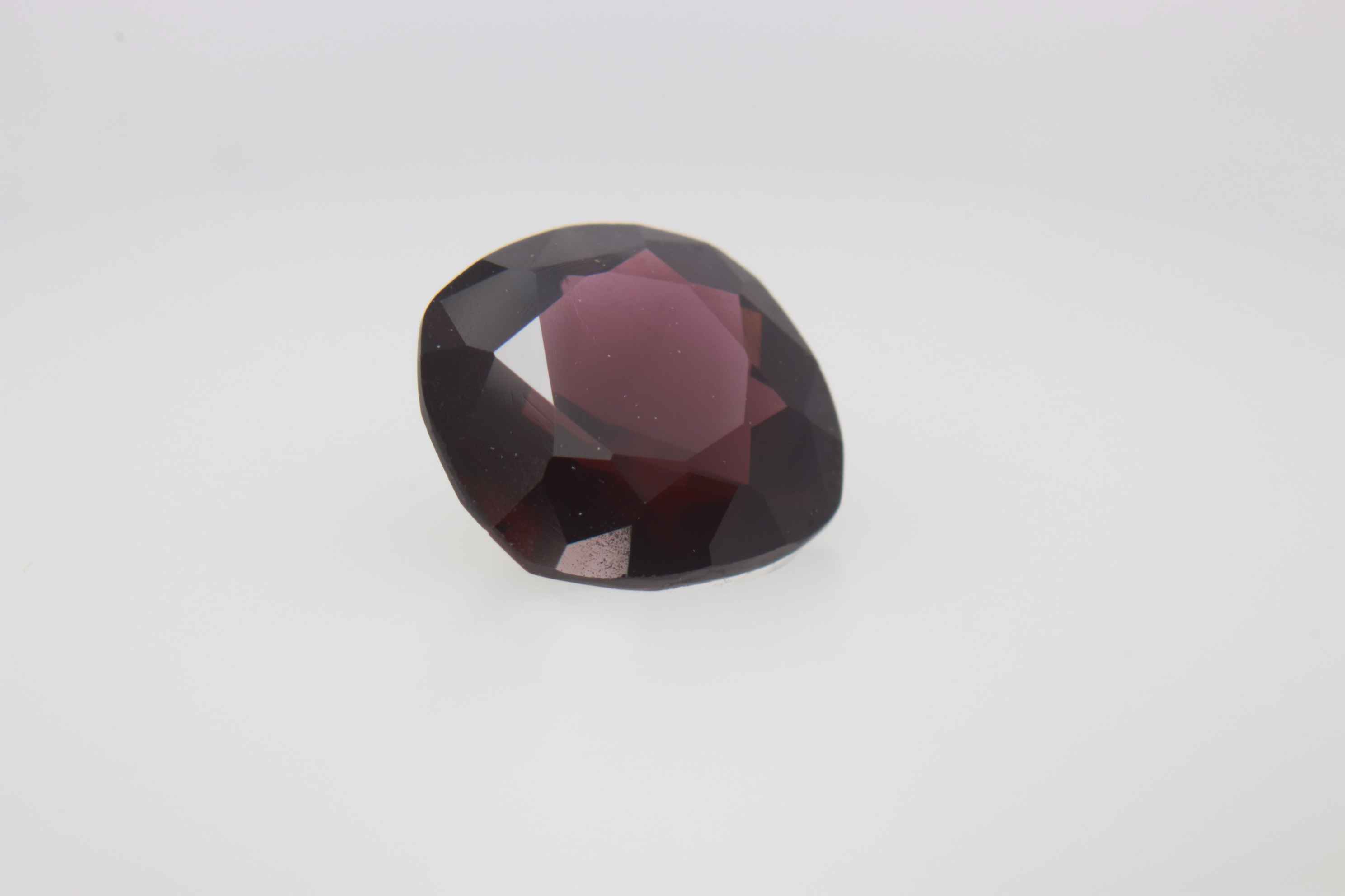 1.1ct Dark Red Spinel VVS1 Princess Shape (6.6x6.5x3.3 mm) Unheated gemstone from Sri Lanka