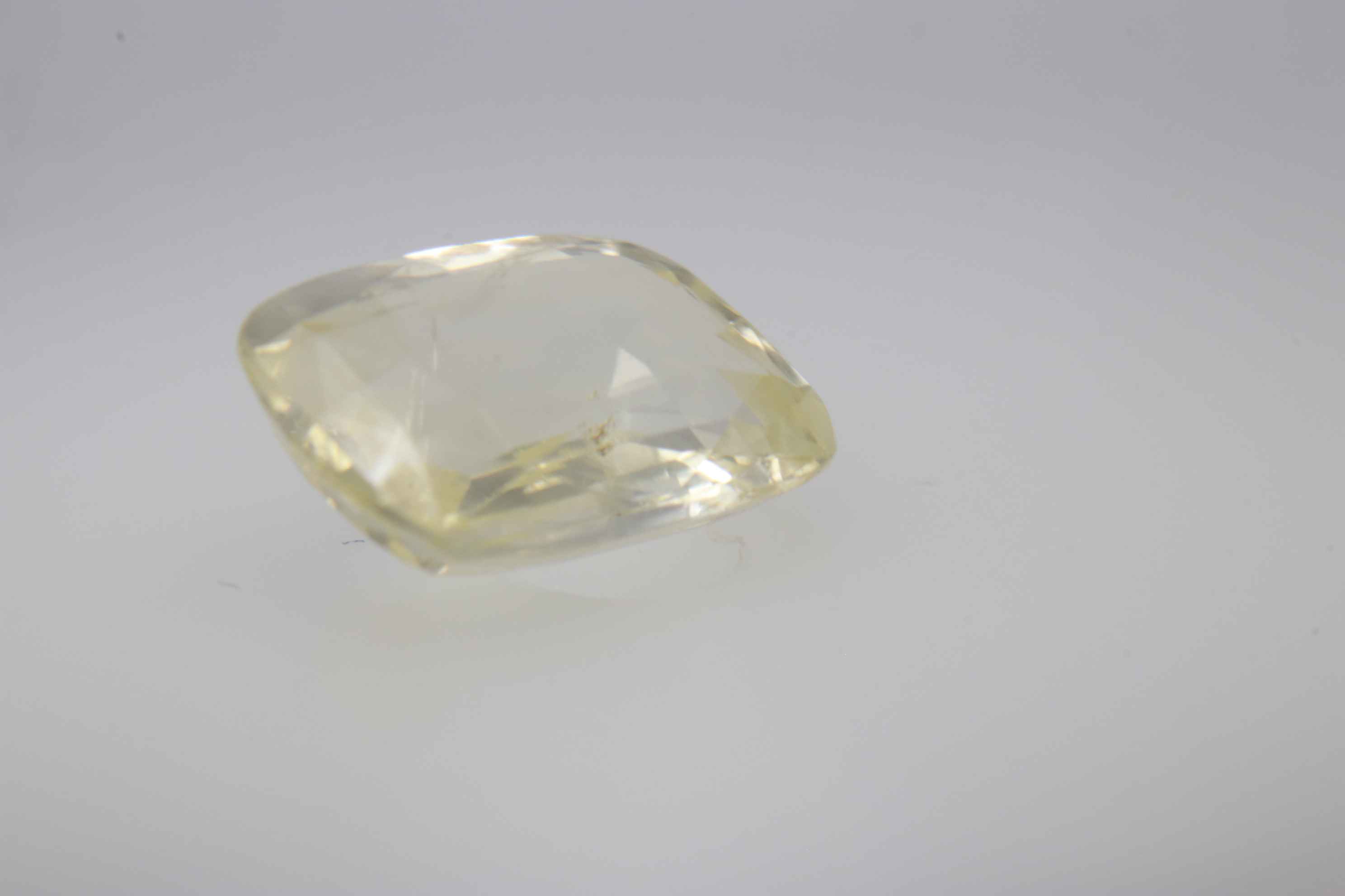2ct Yellow Sapphire VVS1 Fancy Cushion Shape (8.7x6.4x3.2 mm) Unheated gemstone from Sri Lanka
