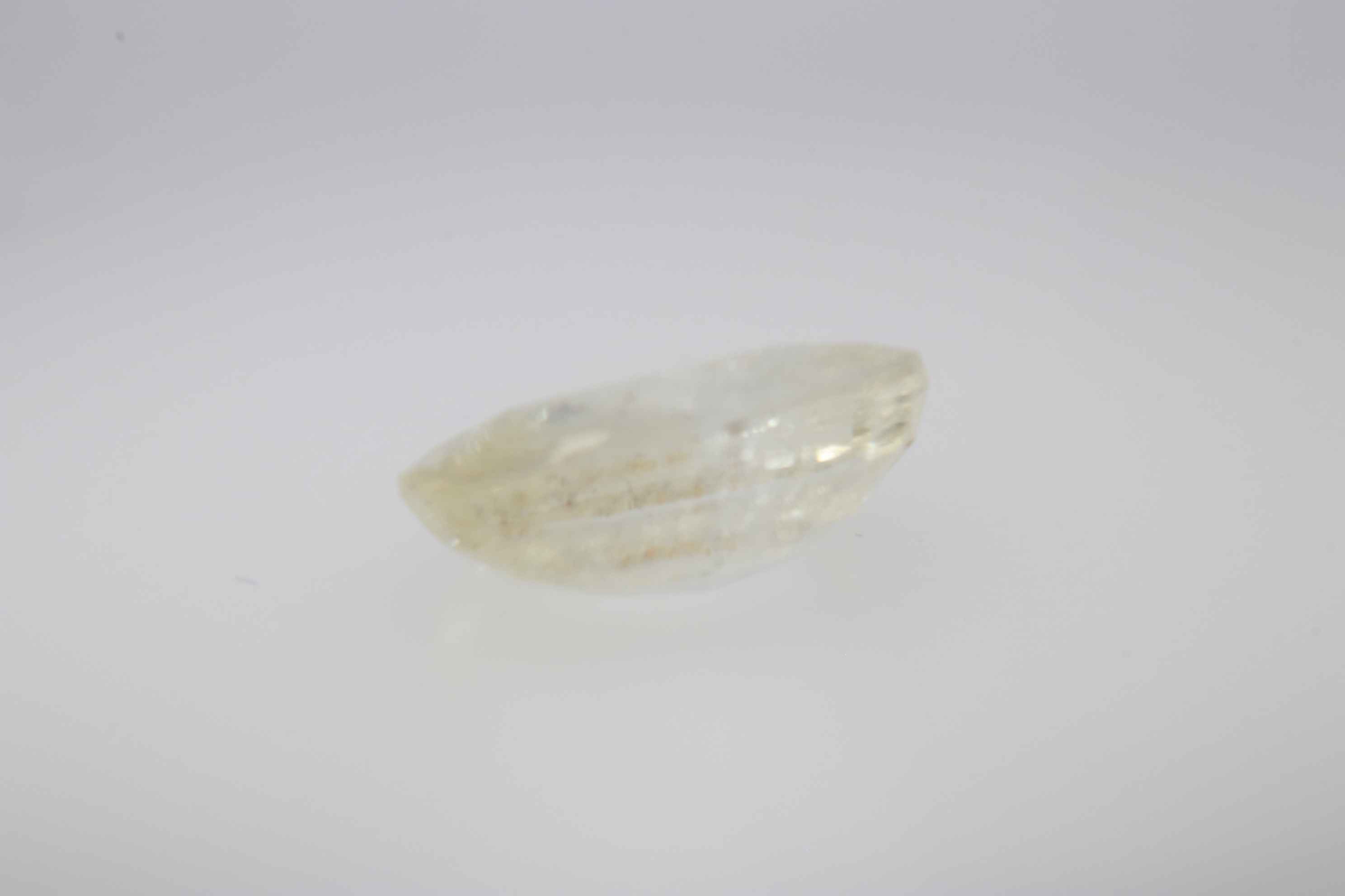 1.8ct Light Goldenrod Yellow Sapphire Vs1 Oval Shape (8.1x6.5x3.3 mm) Unheated gemstone from Sri Lanka