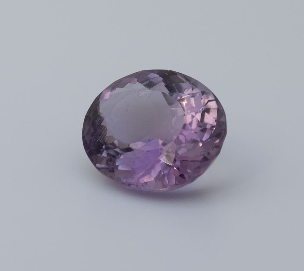 11.2ct Purple Amethyst VVS Oval Shape (16.9x13.9x8.5 mm) Unheated gemstone from Sri Lanka