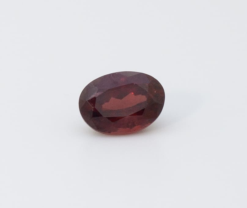 2.5ct Red Tourmaline VVS Oval Shape (8.9x6.4x5 mm) Unheated gemstone from Sri Lanka