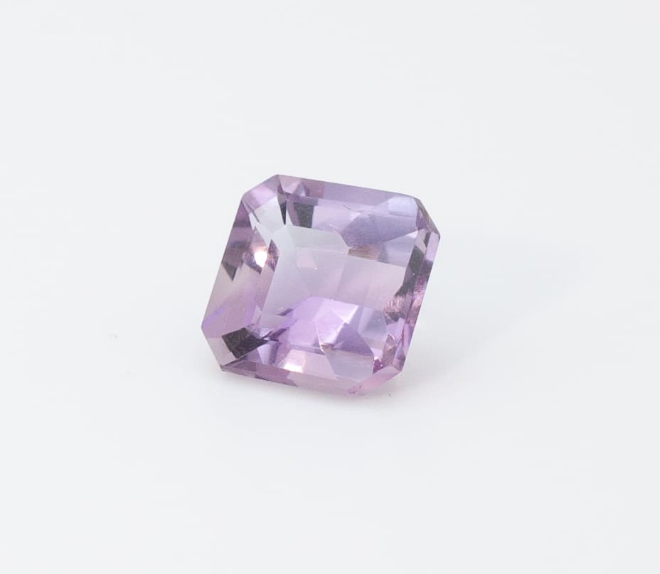 3.85ct Purple Amethyst VVS Asscher Shape (9.5x9.5x6.3 mm) Unheated gemstone from Sri Lanka