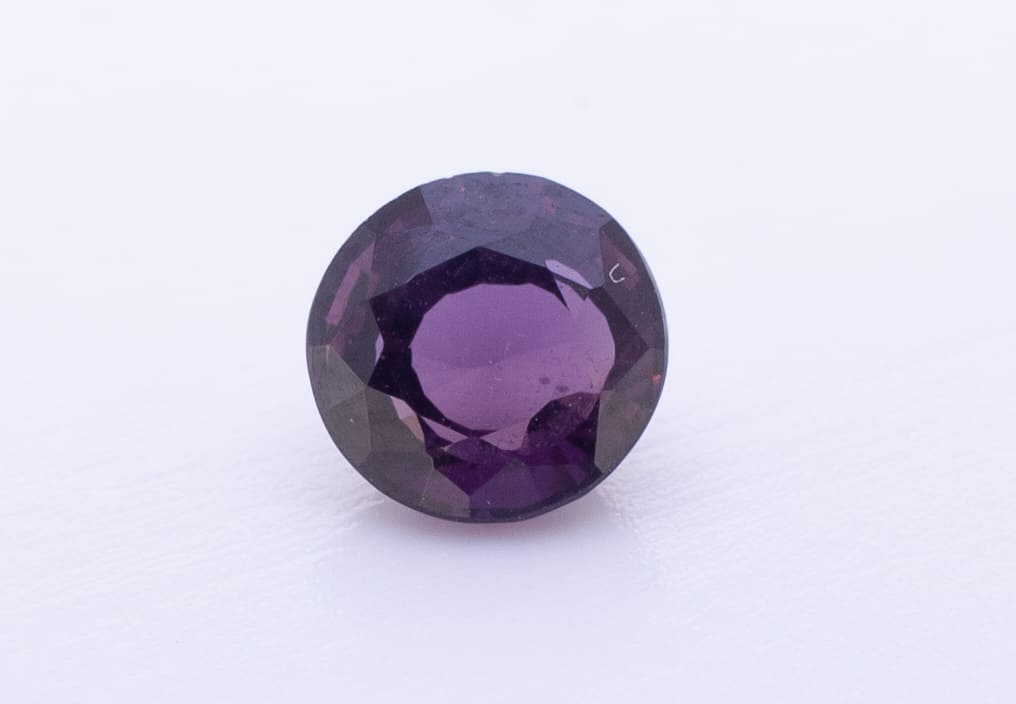 1ct Purple Spinel VVS Round Shape (5.9x3.5x0 mm) Unheated gemstone from Sri Lanka