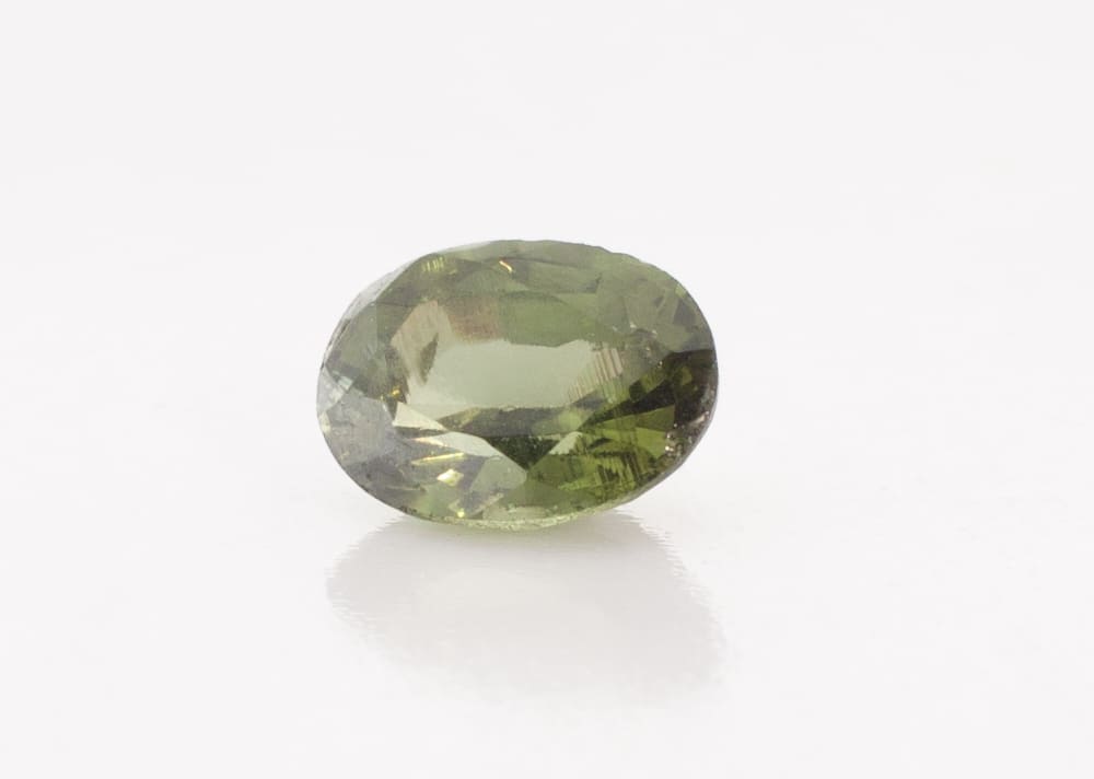 0.85ct Green Garnet SI1 Oval Shape (6.3x4.6x3.2 mm) Unheated gemstone from Sri Lanka