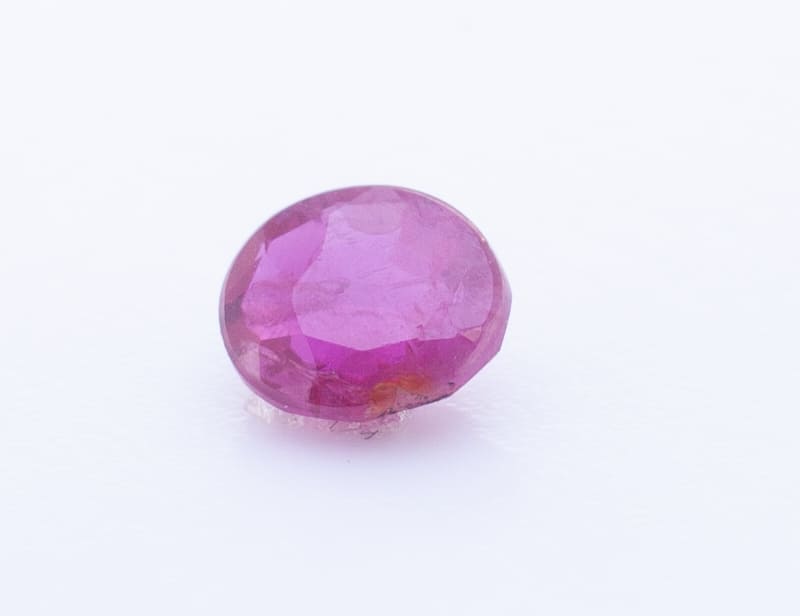 0.5ct Pale Violet Red Ruby SI1 Oval Shape (4.8x2.1x1.5 mm) Unheated gemstone from Sri Lanka