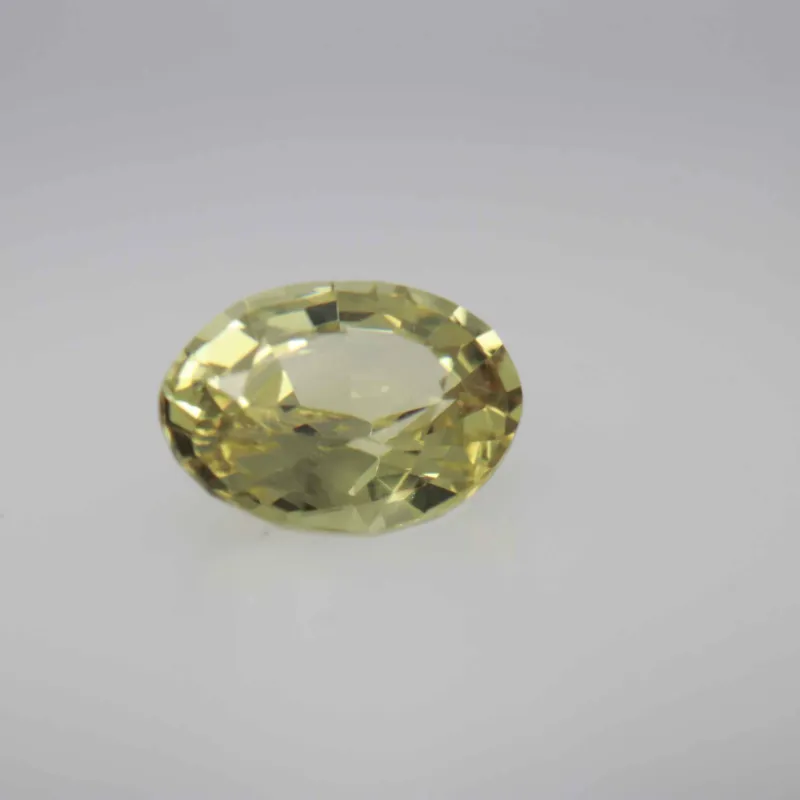 0.7ct Yellow Sapphire VVS Oval Shape (6.2x5.2x3 mm) Unheated gemstone from Ceylon