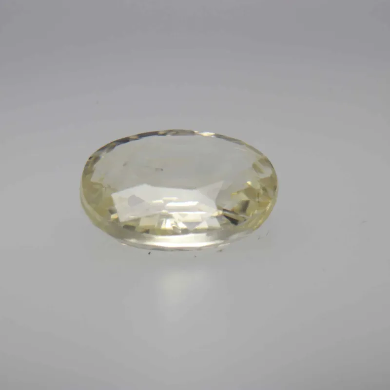 1.1ct Light Goldenrod Yellow Sapphire Vs1 Oval Shape (6.8x5.7x2.6 mm) Unheated gemstone from Sri Lanka