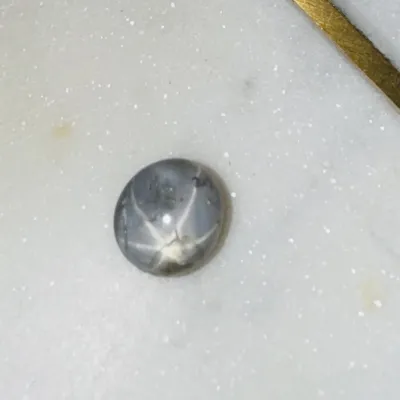 8ct Star Sapphire SI1 Oval Shape (11.3x10.4x6.3 mm) Unheated gemstone from Sri Lanka