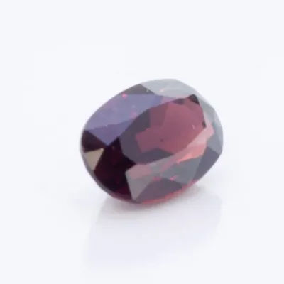 3.7ct Red Garnet VVS Oval Shape (10.5x7.2x5.3 mm) Unheated gemstone from Ceylon
