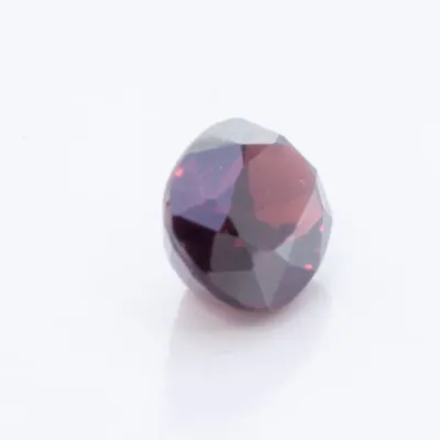 3.7ct Red Garnet VVS Oval Shape (10.5x7.2x5.3 mm) Unheated gemstone from Ceylon