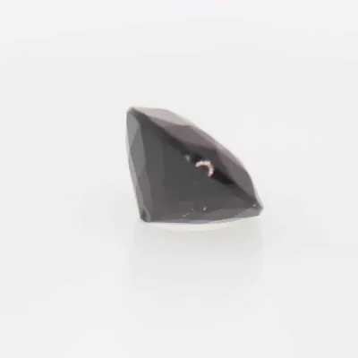 1.5ct Purple Spinel VVS Oval Shape (7.3x6.0x4.1 mm) Unheated gemstone from Sri Lanka