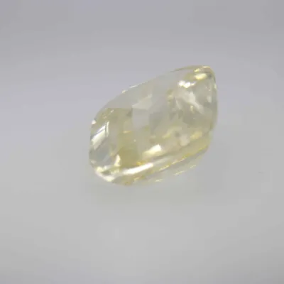 2ct Yellow Sapphire VVS1 Fancy Cushion Shape (8.7x6.4x3.2 mm) Unheated gemstone from Sri Lanka