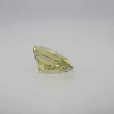 0.7ct Yellow Sapphire VVS Oval Shape (6.2x5.2x3 mm) Unheated gemstone from Ceylon