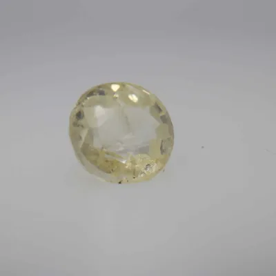 1ct Light Yellow Sapphire Vs1 Oval Shape (5.5x5.1x3.7 mm) Unheated gemstone from Sri Lanka