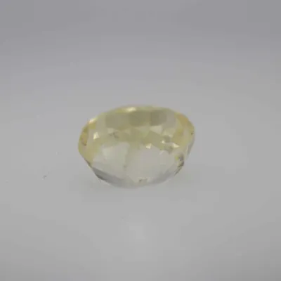 1ct Light Yellow Sapphire Vs1 Oval Shape (5.5x5.1x3.7 mm) Unheated gemstone from Sri Lanka