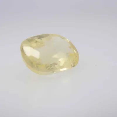 1.4ct Yellow Sapphire VVS1 Oval Shape (3.4x7.5x5.1 mm) Unheated gemstone from Sri Lanka