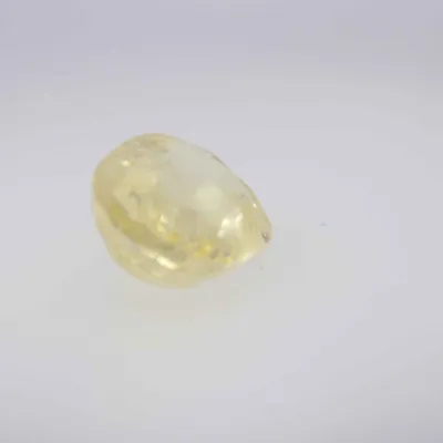 1.4ct Yellow Sapphire VVS1 Oval Shape (3.4x7.5x5.1 mm) Unheated gemstone from Sri Lanka