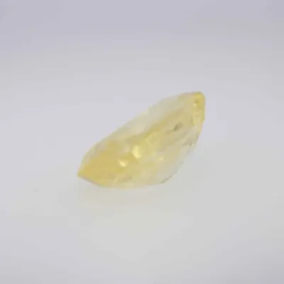 1.4ct Yellow Sapphire VVS1 Oval Shape (3.4x7.5x5.1 mm) Unheated gemstone from Sri Lanka