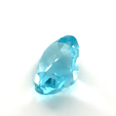 3ct Light Blue Apatite VVS Oval Shape (10.8x9x6.2 mm) Unheated gemstone from Sri Lanka