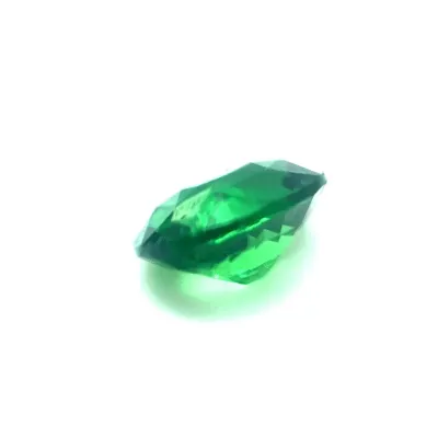 1.1ct Vivid Green Garnet VVS Oval Shape (6.91x5.91x3.82 mm) Unheated gemstone from Sri Lanka