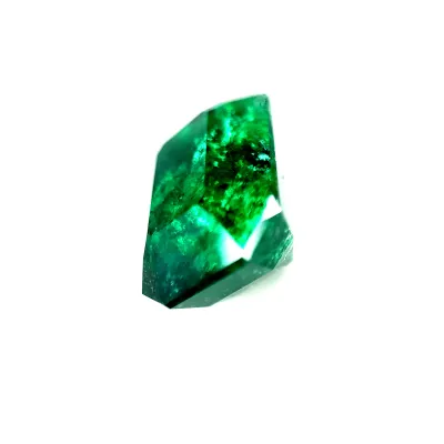 8.95ct Dark Green Emerald Twinning wisp Emerald Shape (14x10x9.4 mm) Unheated gemstone from Zambia