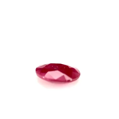 0.95ct Red Ruby Vs Oval Shape (6.8x5.7x2.5 mm) UNHEATED gemstone from Ceylon
