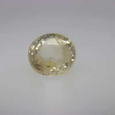 1ct Light Yellow Sapphire Vs1 Oval Shape (5.5x5.1x3.7 mm) Unheated gemstone from Sri Lanka